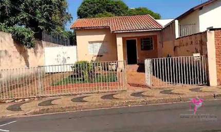 Casa com 2 dormitórios à venda, 71 m² por R$ 270.000,00 - Centro - Leme/SP