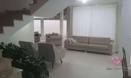 Sobrado com 3 dormitórios à venda, 290 m² por R$ 850.000,00 - Jardim Universitário - Leme/SP