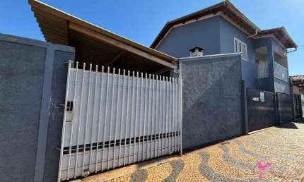 Sobrado com 3 dormitórios à venda, 169 m² por R$ 280.000,00 - Vila Bancária - Leme/SP