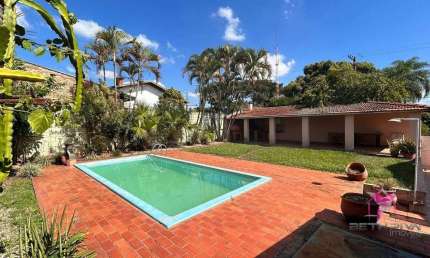 Casa com 3 dormitórios à venda, 208 m² por R$ 900.000 - Centro - Santa Cruz da Conceição/SP