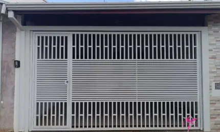 Casa com 3 dormitórios à venda, 101 m² por R$ 360.000 - Cidade Jardim - Leme/SP