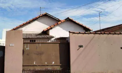 Casa com 2 dormitórios à venda, 97 m² por R$ 275.000,00 - Vila Santa Terezinha - Pirassununga/SP