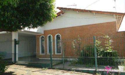 Casa com 3 dormitórios à venda, 161 m² por R$ 403.000 - Centro - Leme/SP