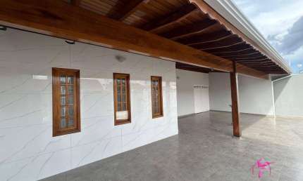 Casa com 3 dormitórios à venda, 260 m² por R$ 850.000,00 - Cidade Jardim - Leme/SP