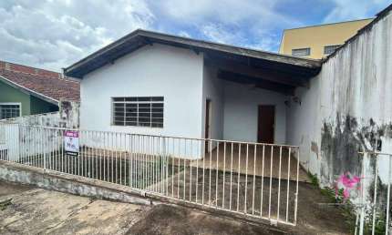 Casa com 3 dormitórios à venda por R$ 300.000,00 - Centro - Santa Cruz da Conceição/SP