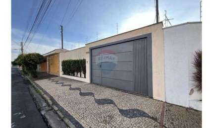 Casa Charmosa com Edícula no Jardim no Jardim Bela Vista - Rio Claro/SP