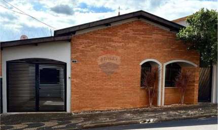 Casa com 3 dormitórios no bairro Boa Vista em Limeira - SP
