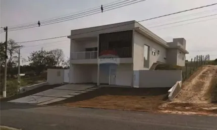 Luxuosa Casa de Condomínio à Venda em Araçoiaba da Serra