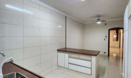 Casa à venda na Vila Independência com 4 Dormitórios em Piracicaba-SP