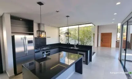 Casa de condomínio para venda tem 255 metros quadrados com 3 suítes