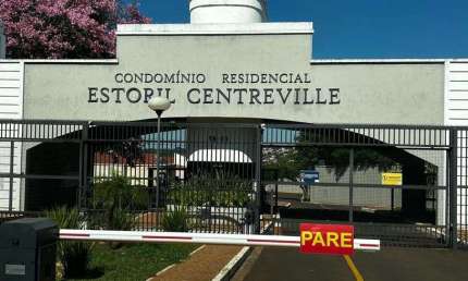 Casa de condomínio para venda possui 216 metros quadrados com 4 quartos na cidade de Bauru-SP
