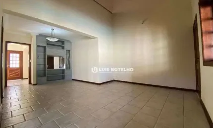 Casa térrea no Residencial Green Village com 3 dormitórios e 4 vagas de garagem - R$ 1.200.000,00