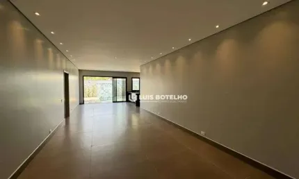 Casa térrea no Condomínio Residencial Monte Alegre com 3 suítes e 4 vagas de garagem - R$ 2.700.000,