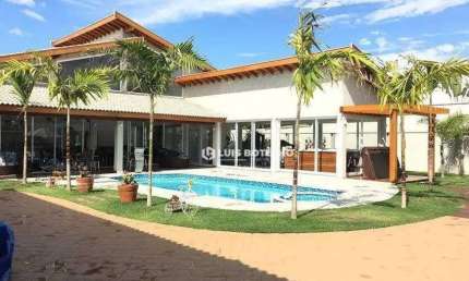 Casa térrea no Condomínio Park Campestre I com 3 suítes e 4 vagas de garagem - R$ 3.500.000,00