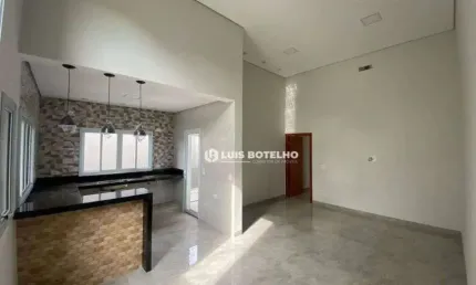 Casa térrea no Residencial Tomazella com 3 dormitórios e 4 vagas de garagem - R$ 890.000,00