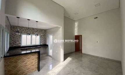 Casa térrea no Residencial Tomazella com 3 dormitórios e 4 vagas de garagem - R$ 890.000,00