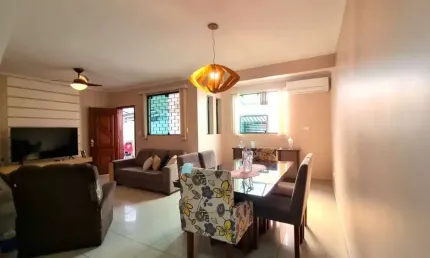 Casa com 3 dormitórios à venda, 142 m² por R$ 940.000 - Embaré - Santos/SP