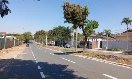 Vende-se chácara 8.181.81 m² no bairro santa genoveva-goiânia-goiás.