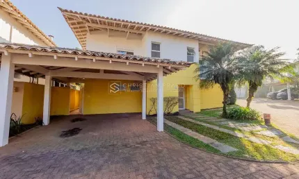 Casa a Venda no Bairro de Interlagos Bolsão com 4 Dormitórios e 5 Vagas de Garagem