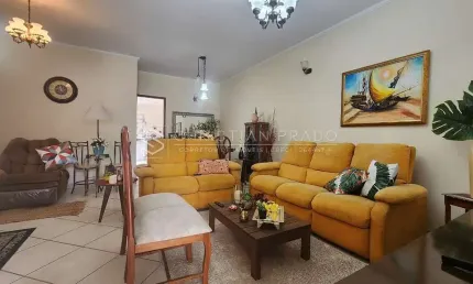 Casa Térrea à Venda na Cidade Dutra com 3 Dormitórios e 3 Vagas de Garagem