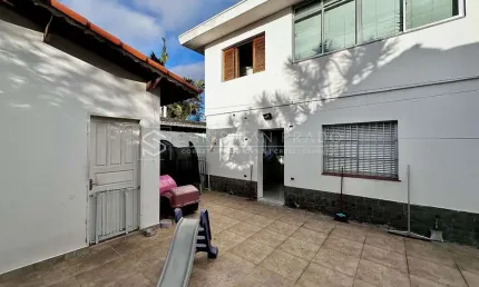 Casa a Venda em Veleiros com 4 Dormitórios 1 Suíte e 4 Vagas de Garagem