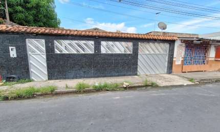 Casa com 3 quartos à venda na Rua Paulo César Serracini, 112, Colônia Santo Antônio, Manaus