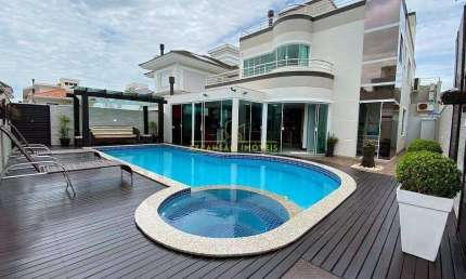 Casa 100% mobiliada com 3 suítes à venda, 420 m² toda automatizada e com elevador - Pedra Branca -