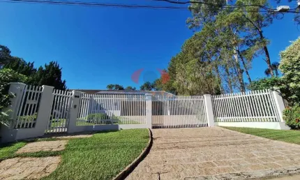 Casa com 3 suítes, piscina e área gourmet para venda