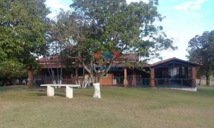 Sítio à venda, 3 quartos, Samambaia - Elias Fausto/SP