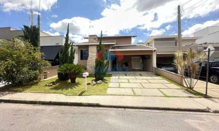 Casa-sobrado com 3 quartos, 1 suíte, closet e 4 vagas em Condomínio Terra Magna, Indaiatuba/SP.