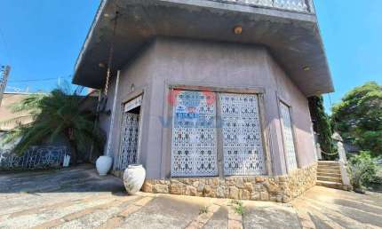Salão comercial com 120 m², localizado no bairro Jd. Regina para locação!