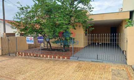 Casa a venda na Vila Todos os Santos com terreno de 250 m2 em Indaiatuba/SP