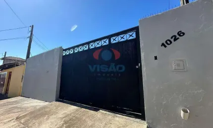 Casa com 2 dormitórios no jardim regina para locação!
