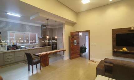 Casa para Venda em Jaboticabal, Residencial São Judas Tadeu, 3 dormitórios, 2 suítes, 3 banheiros, 2 vagas