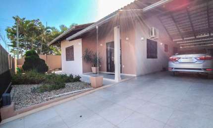 CASA AVERBADA COM PISCINA, NO CENTRO DE BARRA VELHA E O MELHOR MOBILIADA COM MOVEIS PLANEJADOS EM TODOS OS AMBIENTES