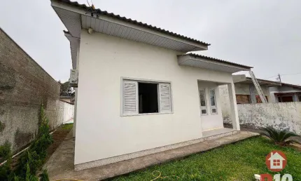 Casa com Piscina - 2 dormitórios à venda, 67 m² por R$ 285.000 - Policia Rodoviária - Araranguá/SC