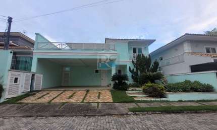 Excelente casa com 5 quartos, sendo 4 suites, quintal, espaco gourmet e piscina - Condominio Green Park