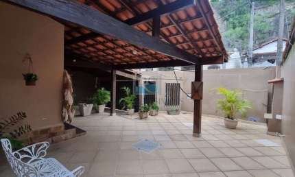 Excelente casa com 4 quartos, sendo 02 suites no Jardim Pinheiro