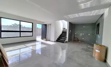 Casa em condomínio fechado com 3 quartos à venda no Uberaba, Curitiba 