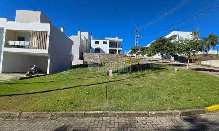 Terreno a venda em Condomínio Fechado de Alto Padrão