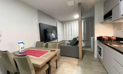 Apartamento semi-mobiliado com 2 dormitórios à venda em Bento Gonçalves