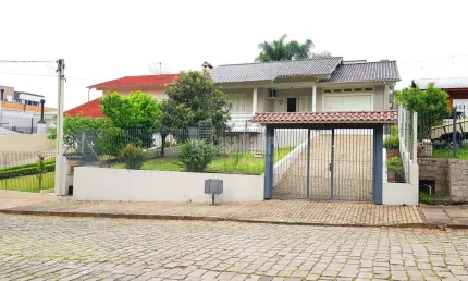 Residência térrea com 129,70 m² de área construída no bairro universitário