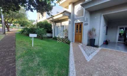 Casa em Condomínio para Venda em Londrina, Condomínio Royal Forest, 3 dormitórios, 3 suítes, 4 banheiros, 3 vagas