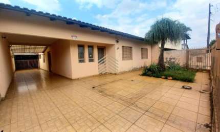 Casa para Venda em Londrina, Pinheiros, 3 dormitórios, 1 suíte, 2 banheiros, 2 vagas