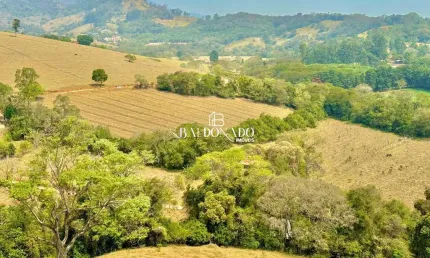 SÍTIO EM EXTREMA À VENDA MG 32.000M² COM NASCENTE E VISTA