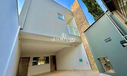 CASA EM EXTREMA MG À VENDA SOBRADO 185M² 3 QUARTOS, BANHEIRA