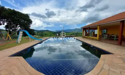 CHÁCARA EM EXTREMA MG À VENDA 2000M² ESCRITURA 2 CASAS 4 QUARTOS