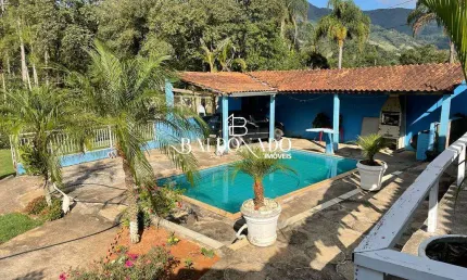 Chácara em Extrema MG à venda 3 quartos, piscina, lago 2300m²