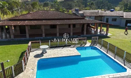 Chácara em Extrema MG à Venda 5.069 m² com Escritura Piscina