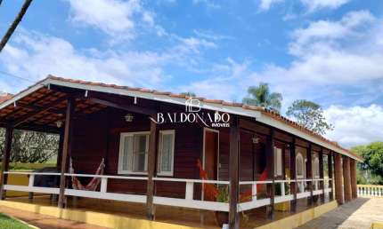 Casa à Venda em Joanópolis SP Condomínio Fechado com piscina